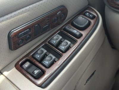 2003 Cadillac Escalade Base