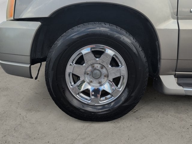 2003 Cadillac Escalade Base