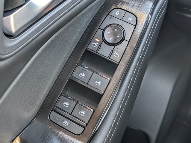 2027 Nissan Rogue SV