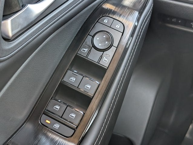 2027 Nissan Rogue SV