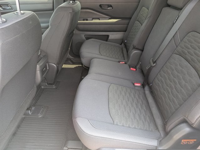 2025 Nissan Pathfinder S