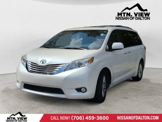 2017 Toyota Sienna XLE