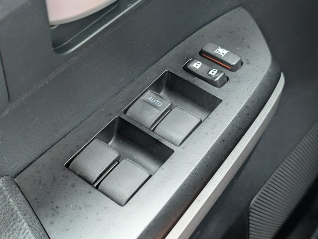 2014 Toyota Tundra 4WD Truck SR5