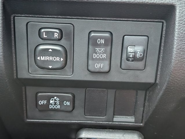2014 Toyota Tundra 4WD Truck SR5