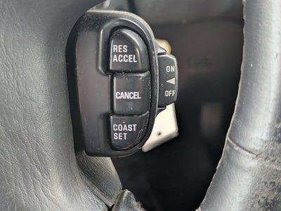 2001 Nissan Pathfinder LE