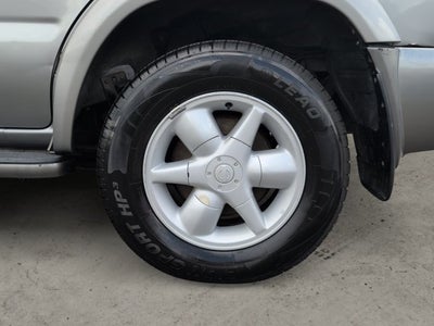 2001 Nissan Pathfinder LE