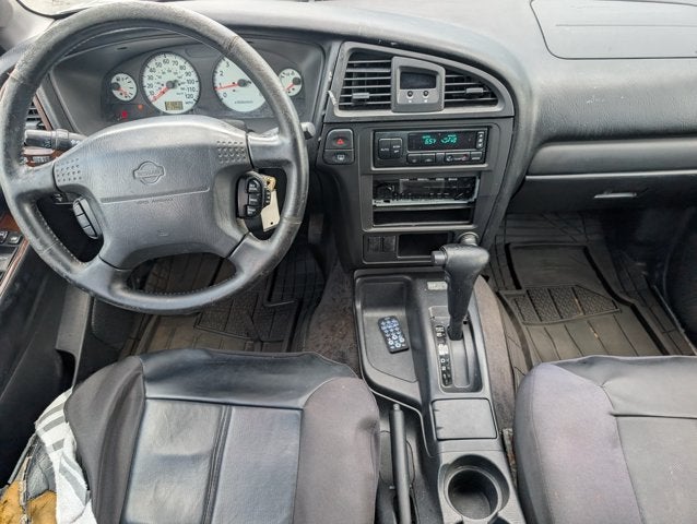 2001 Nissan Pathfinder LE