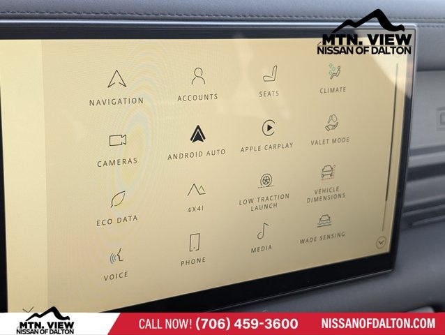 2024 Land Rover Defender X-Dynamic SE