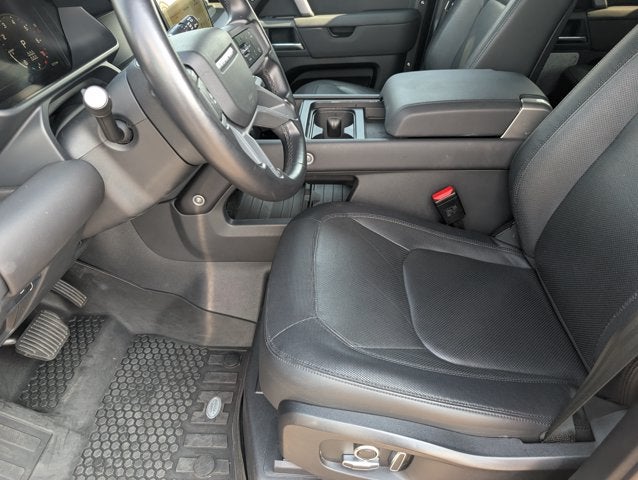 2024 Land Rover Defender X-Dynamic SE