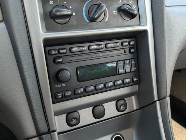 2004 Ford Mustang V6