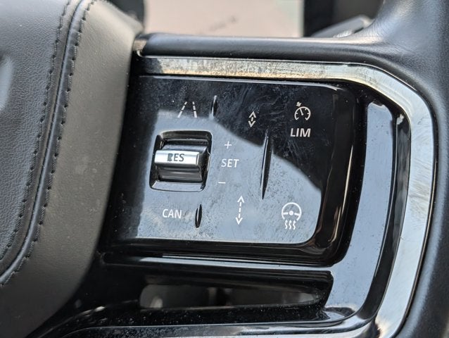 2025 Land Rover Range Rover Velar Dynamic SE