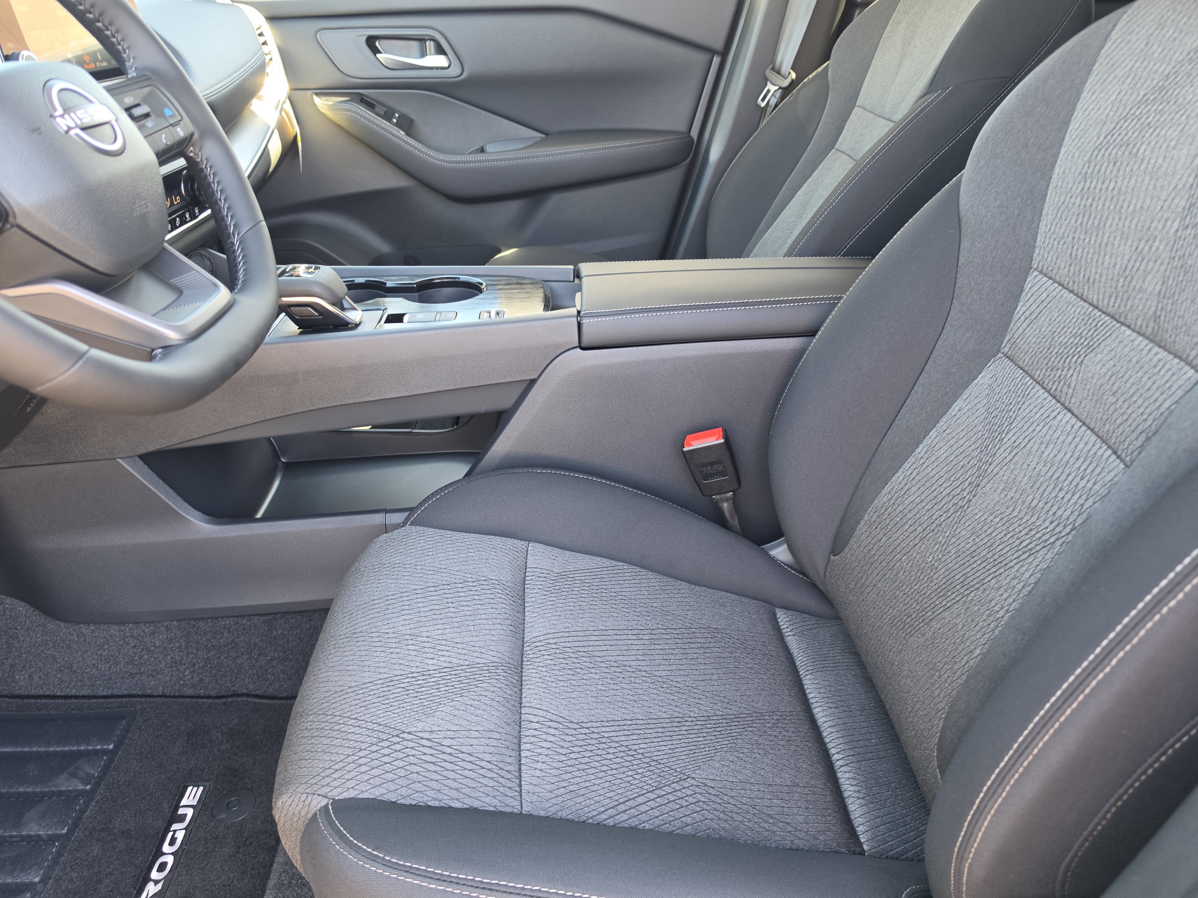 2027 Nissan Rogue SV