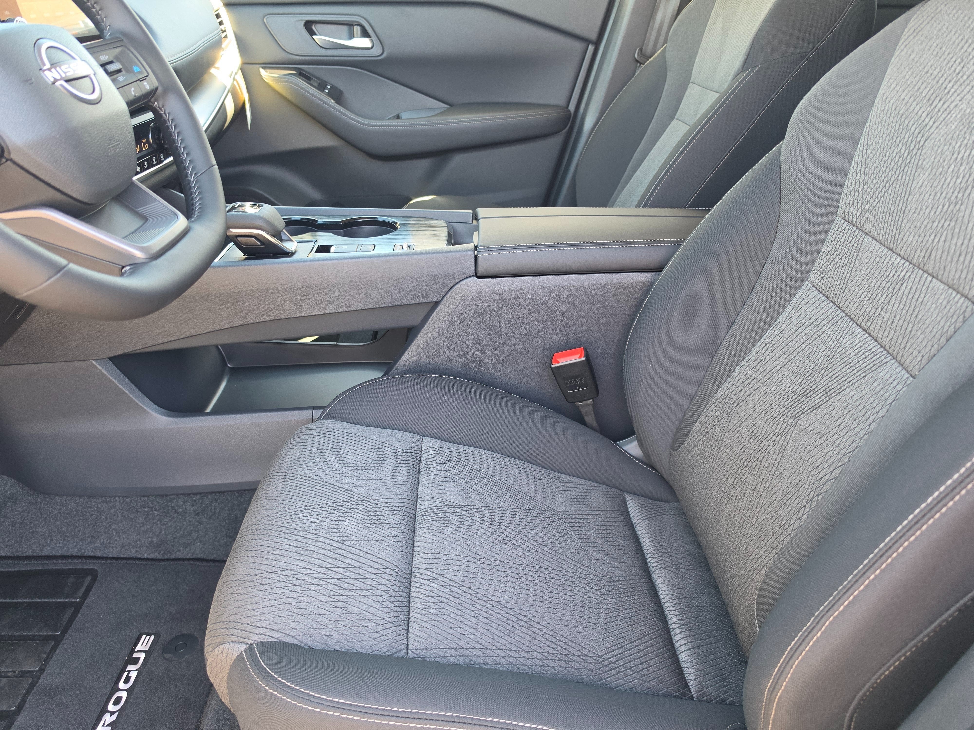 2027 Nissan Rogue SV