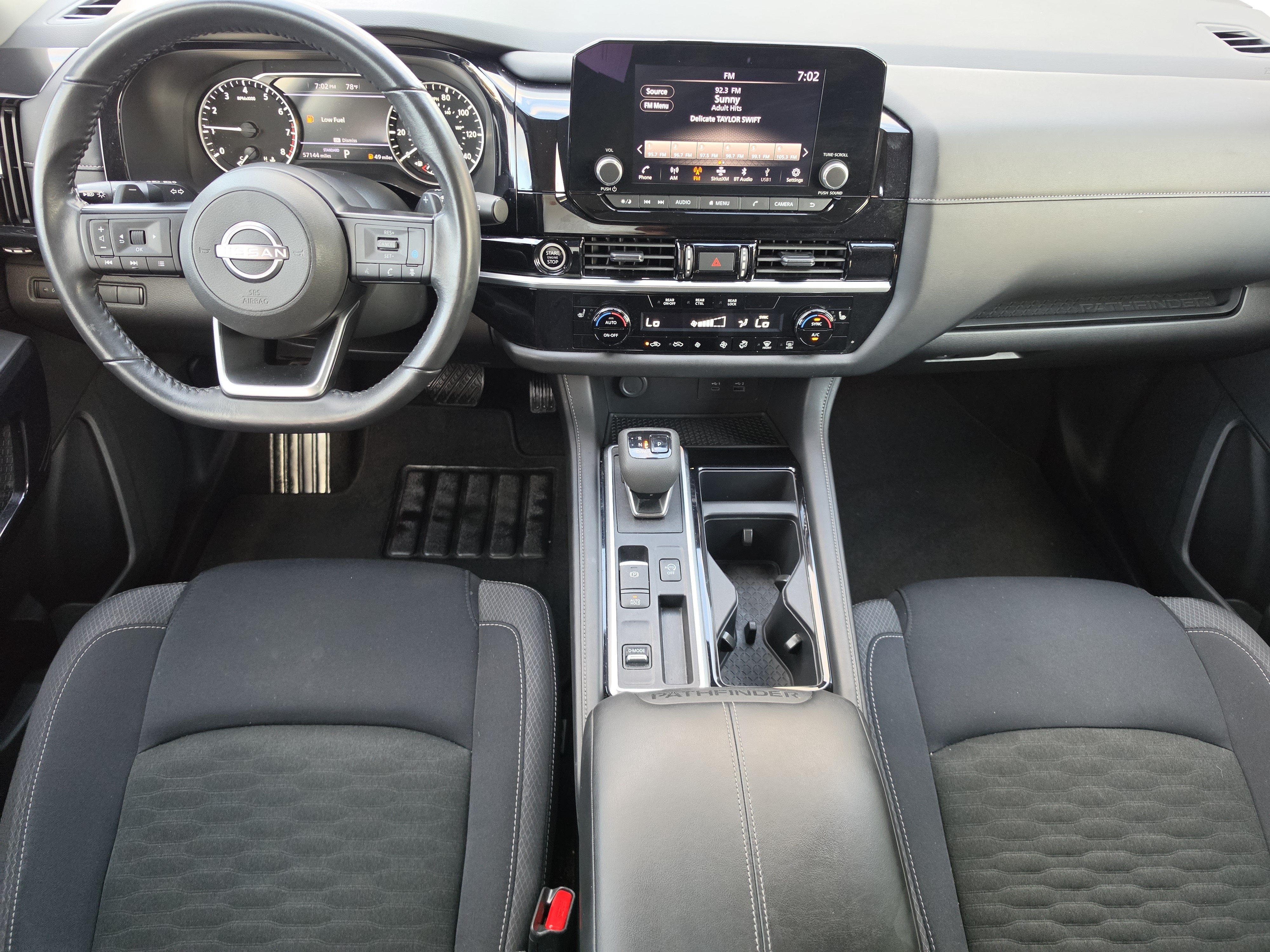 2024 Nissan Pathfinder SV