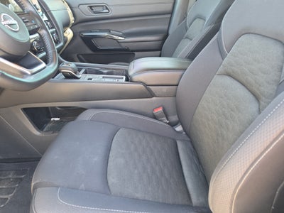 2023 Nissan Pathfinder SV