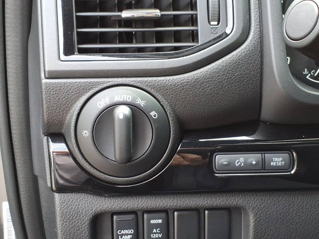 2024 Nissan Titan Platinum Reserve
