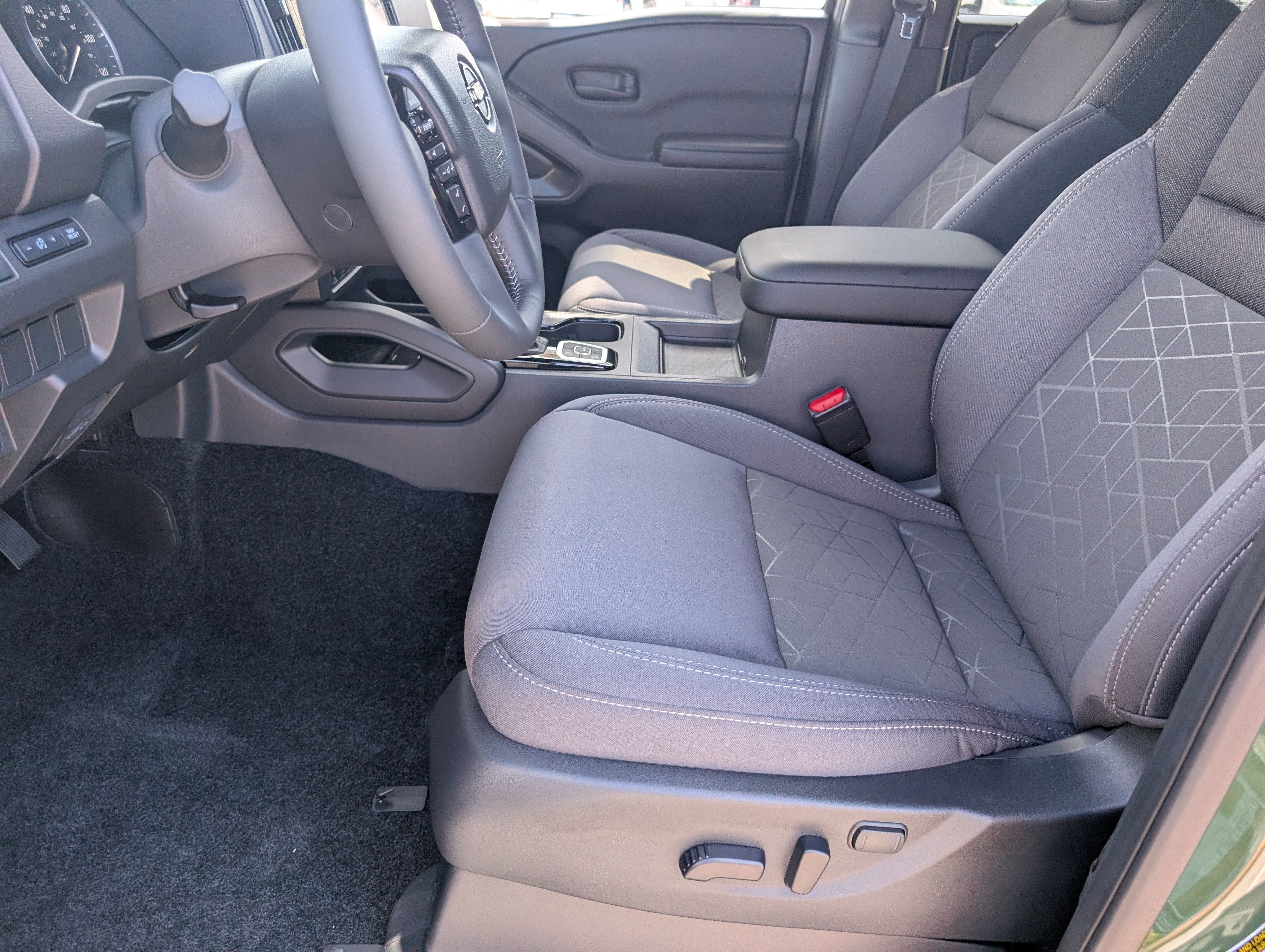 2027 Nissan Frontier Crew Cab SV
