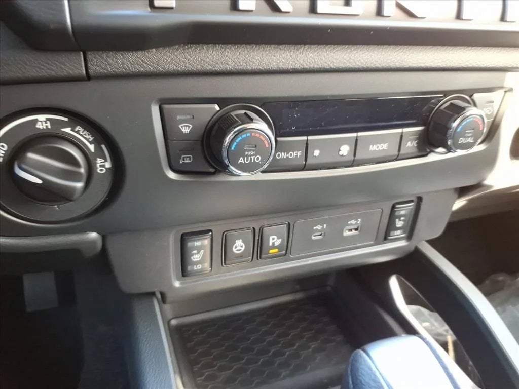 2026 Nissan Frontier Crew Cab SV