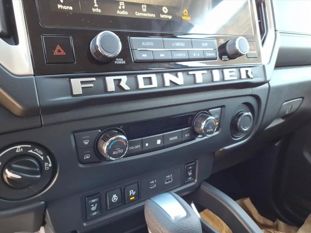 2026 Nissan Frontier Crew Cab SV