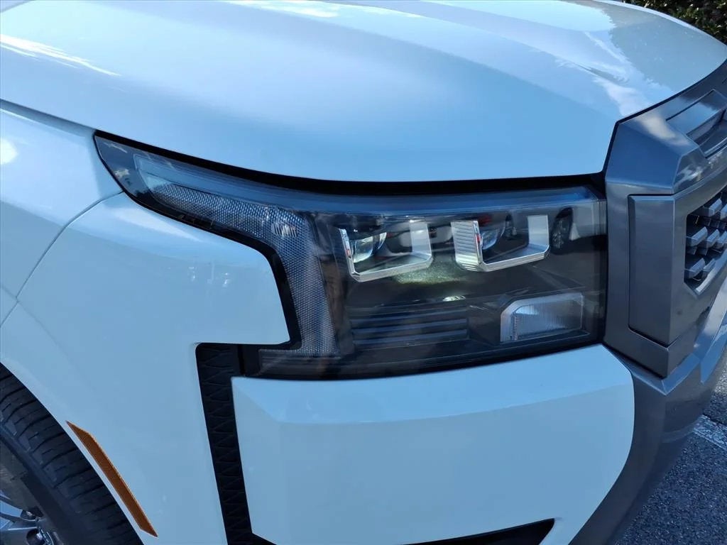 2026 Nissan Frontier Crew Cab SV