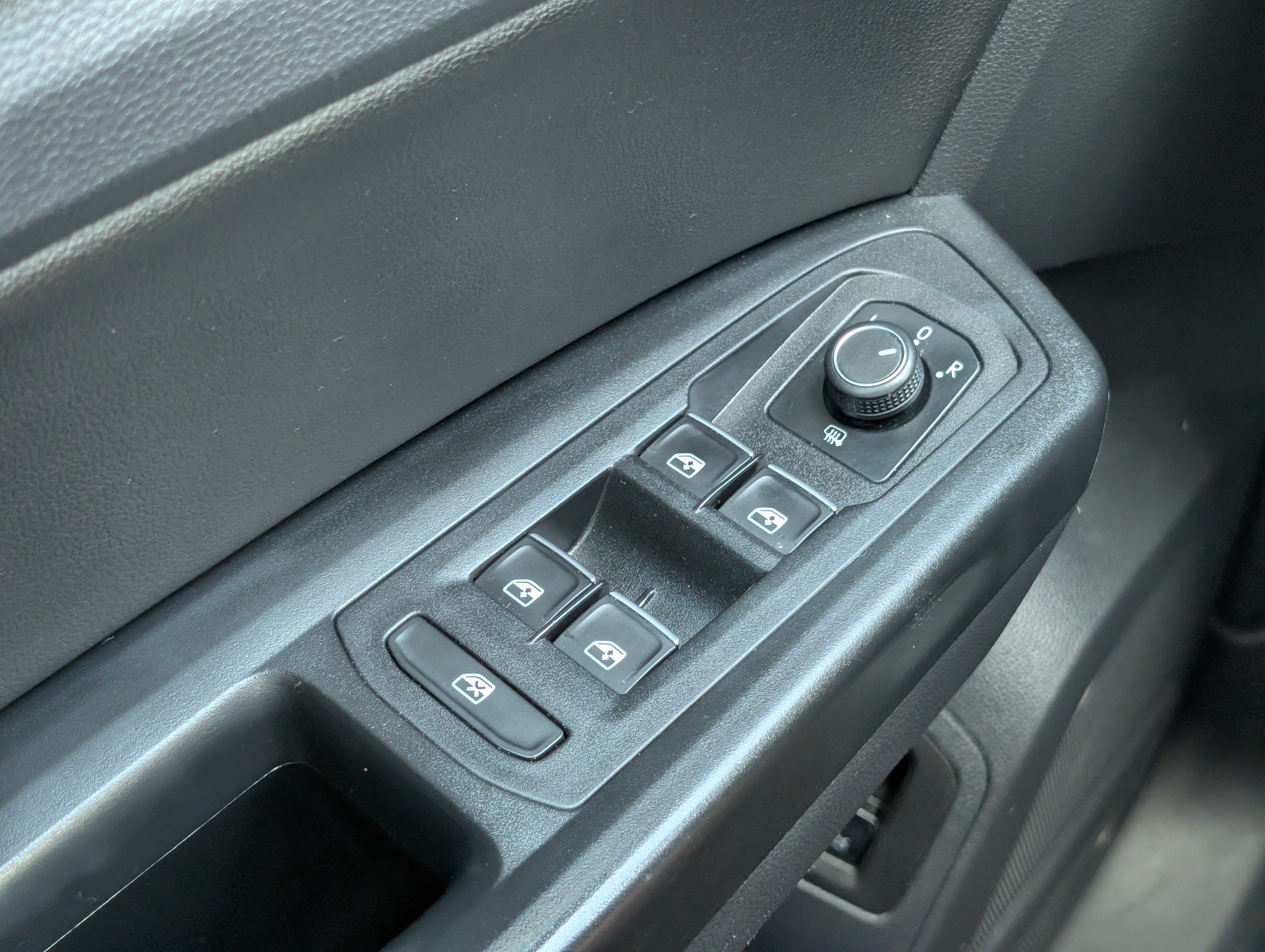 2019 Volkswagen Atlas 3.6L V6 SE w/Technology R-Line