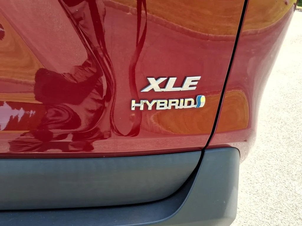 2022 Toyota RAV4 Hybrid XLE Premium