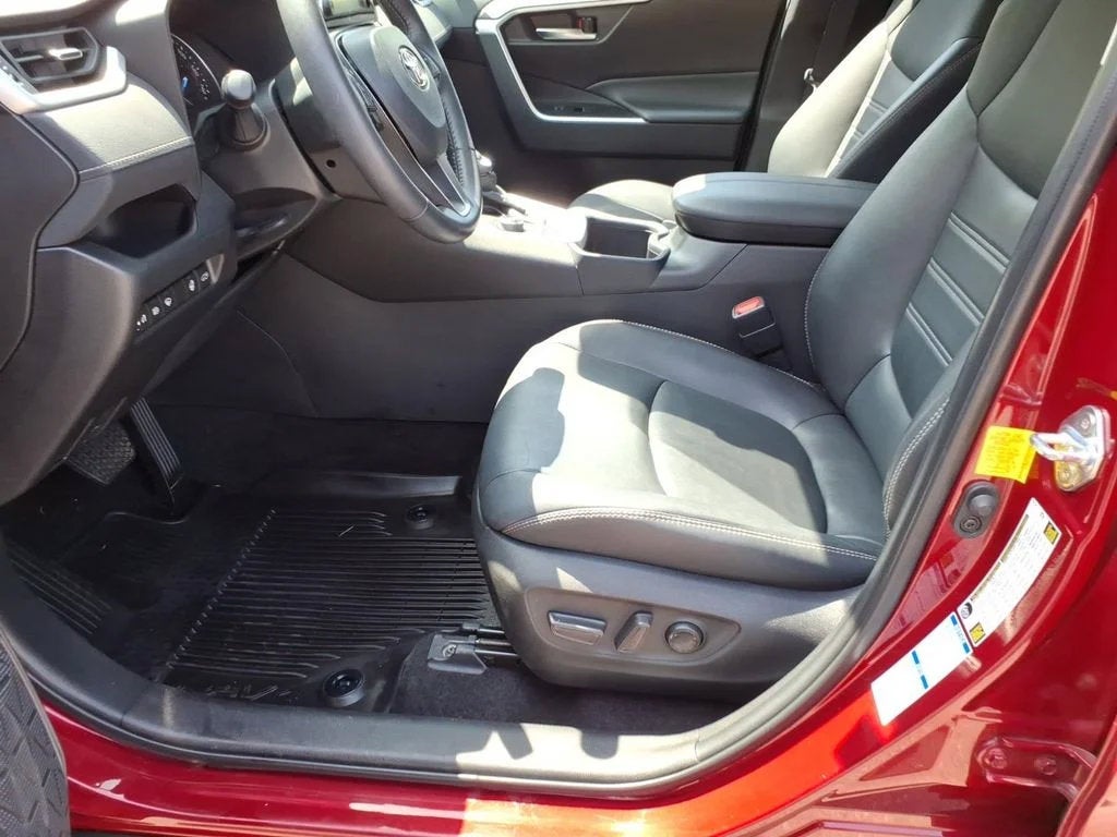 2022 Toyota RAV4 Hybrid XLE Premium