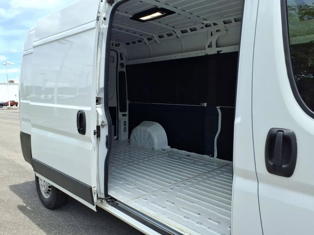2025 RAM ProMaster Cargo Van SLT