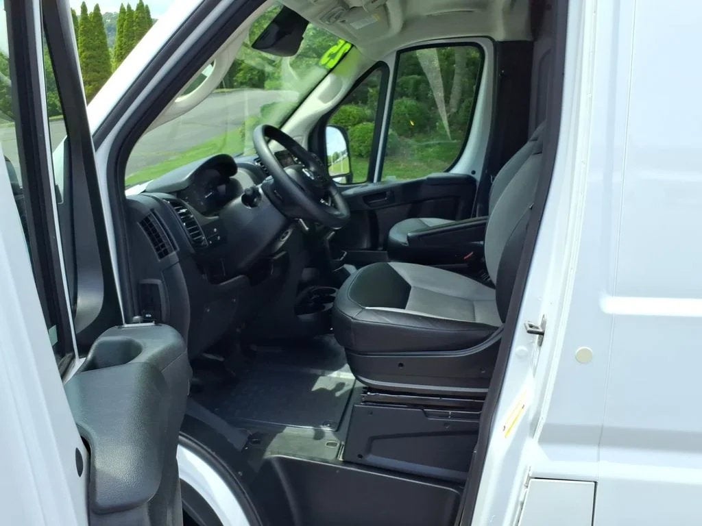 2025 RAM ProMaster Cargo Van SLT