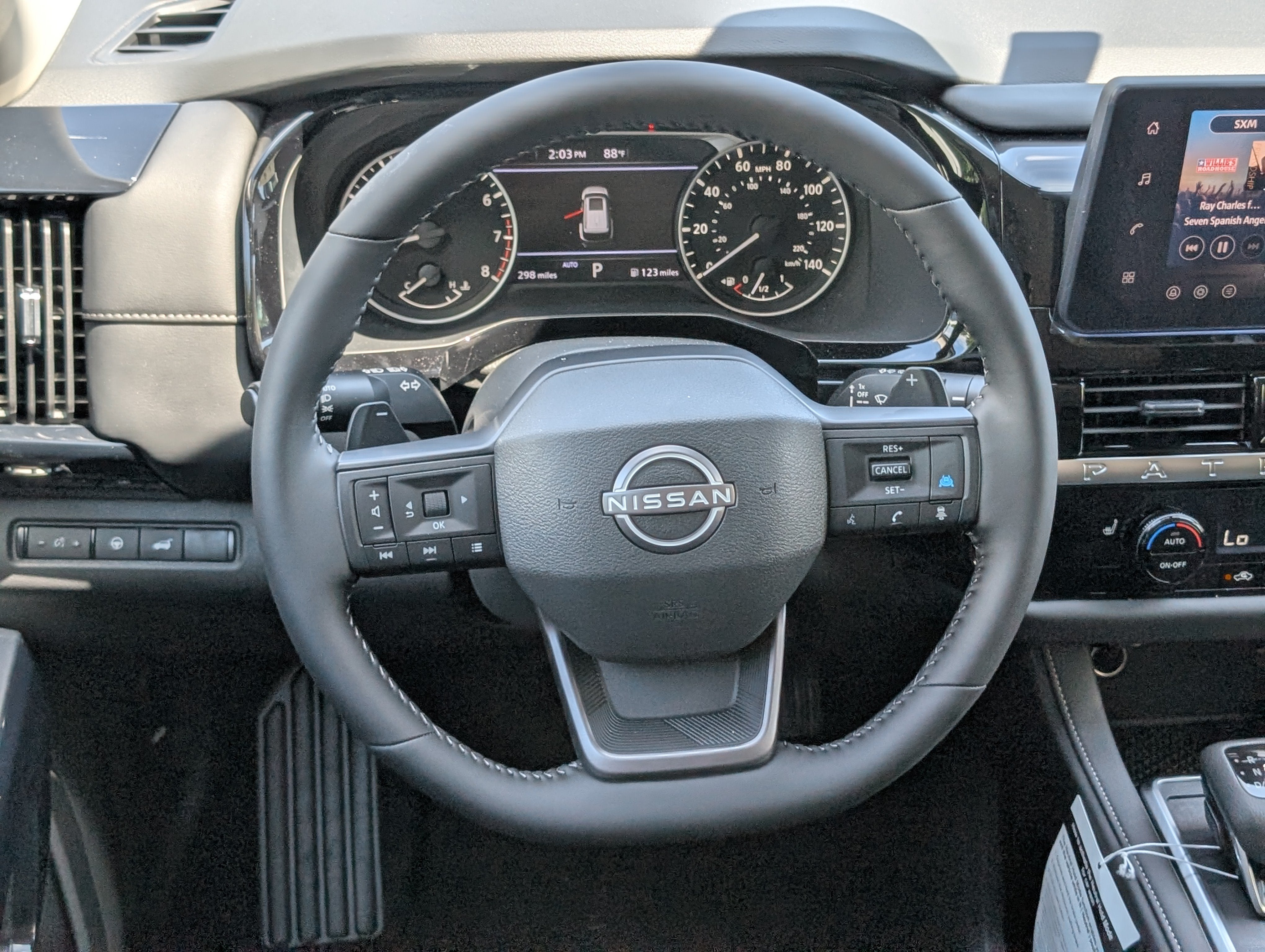 2026 Nissan Pathfinder SV