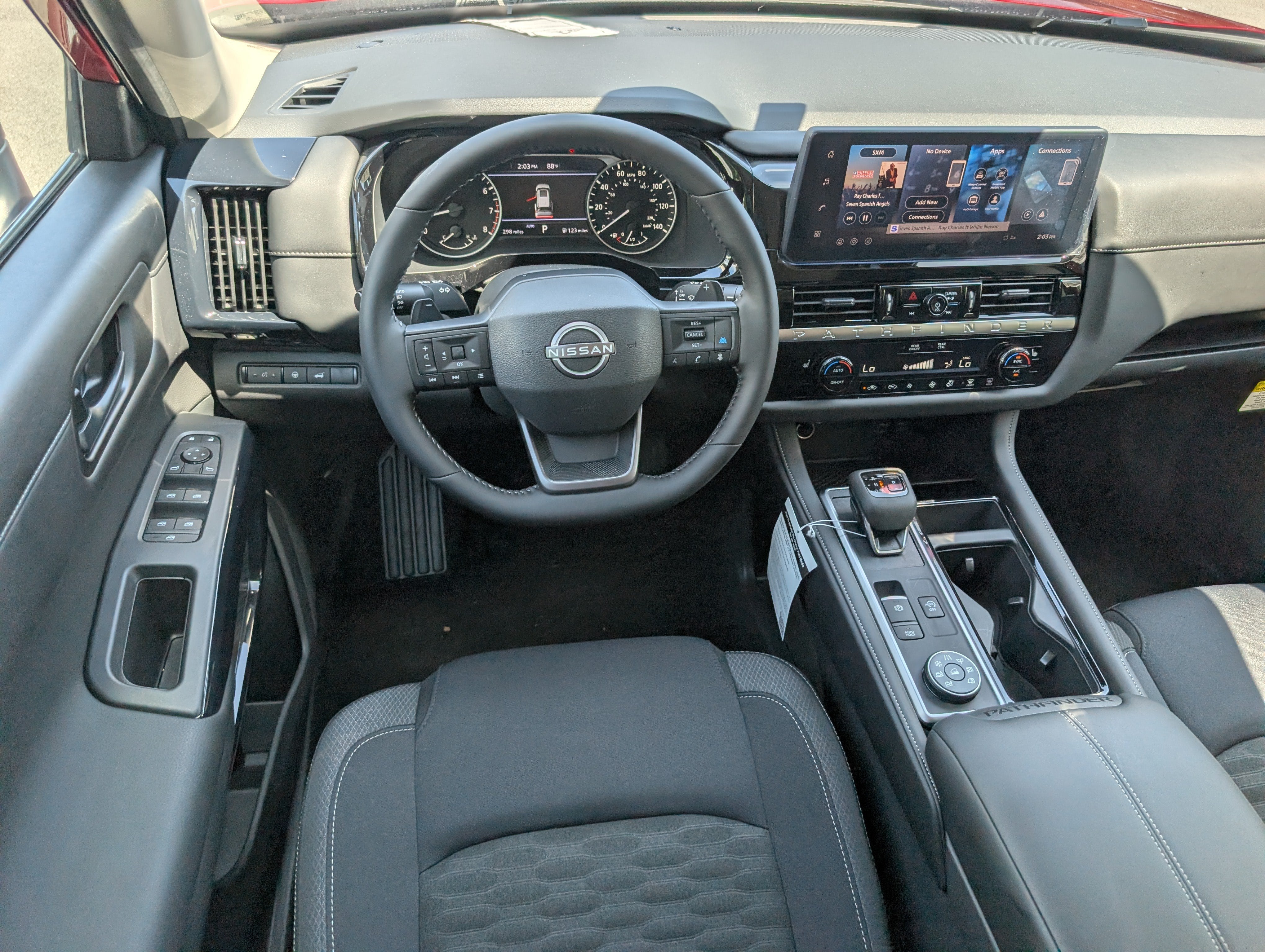 2026 Nissan Pathfinder SV