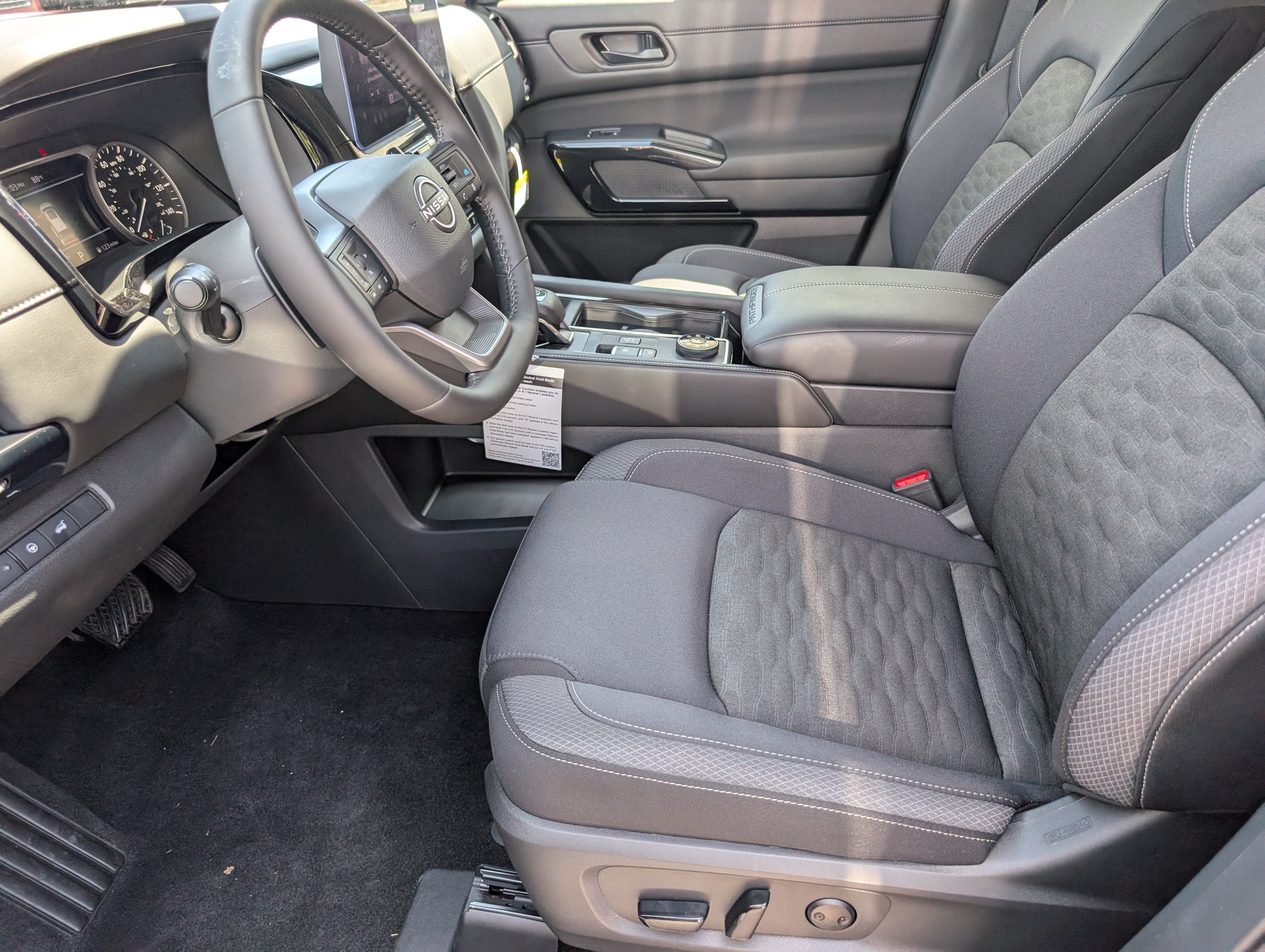 2026 Nissan Pathfinder SV