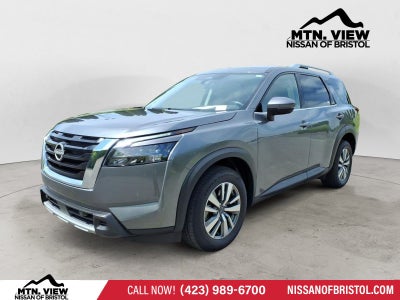 2025 Nissan Pathfinder SL