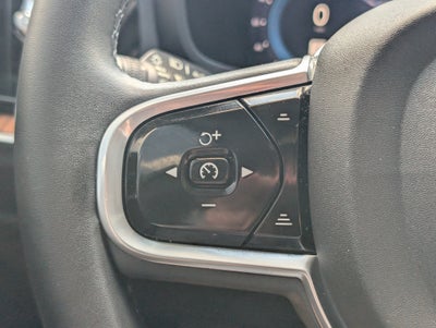 2023 Volvo S60 Recharge Plug-In Hybrid Plus Dark Theme