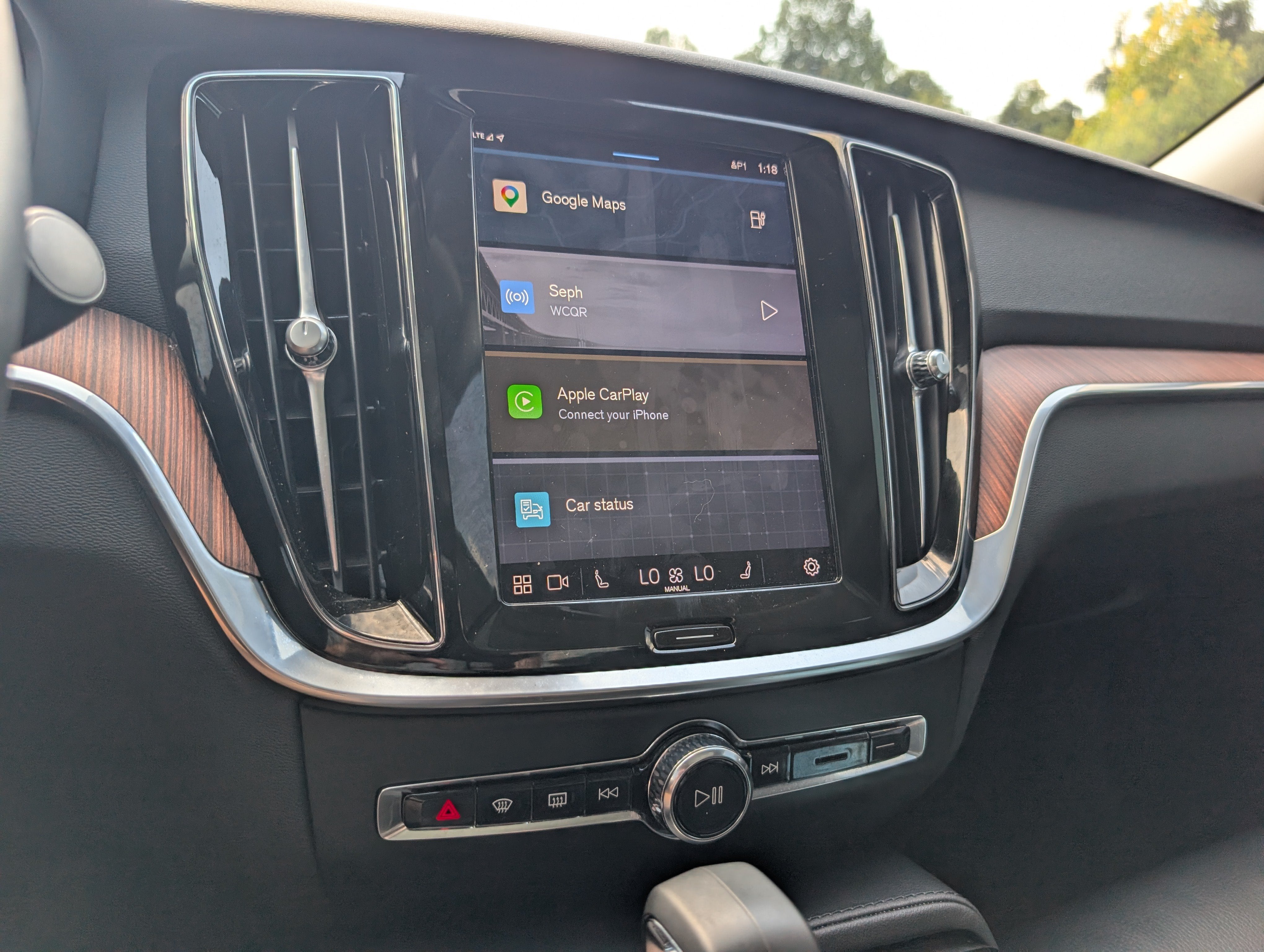 2023 Volvo S60 Recharge Plug-In Hybrid Plus Dark Theme