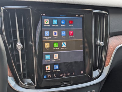 2023 Volvo S60 Recharge Plug-In Hybrid Plus Dark Theme