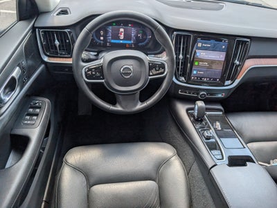 2023 Volvo S60 Recharge Plug-In Hybrid Plus Dark Theme