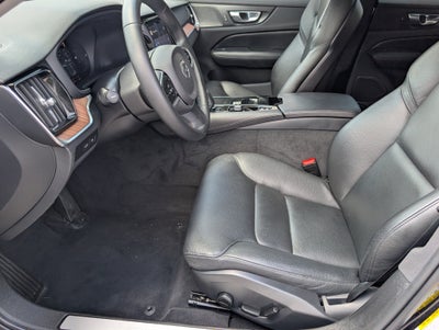 2023 Volvo S60 Recharge Plug-In Hybrid Plus Dark Theme