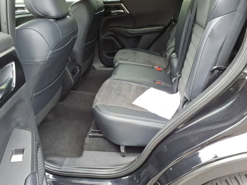2024 Mitsubishi Outlander SE Black Edition