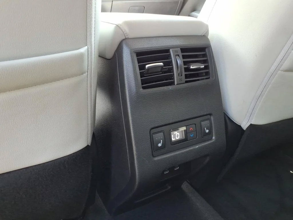 2025 Mitsubishi Outlander Platinum Edition