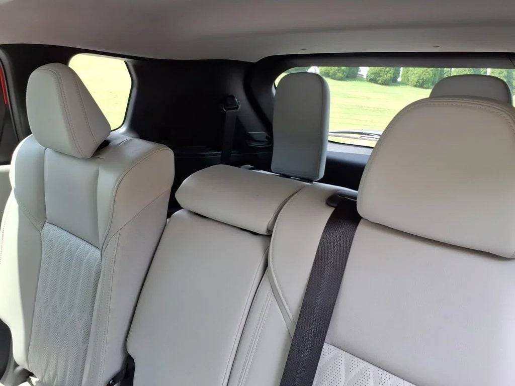 2025 Mitsubishi Outlander Platinum Edition