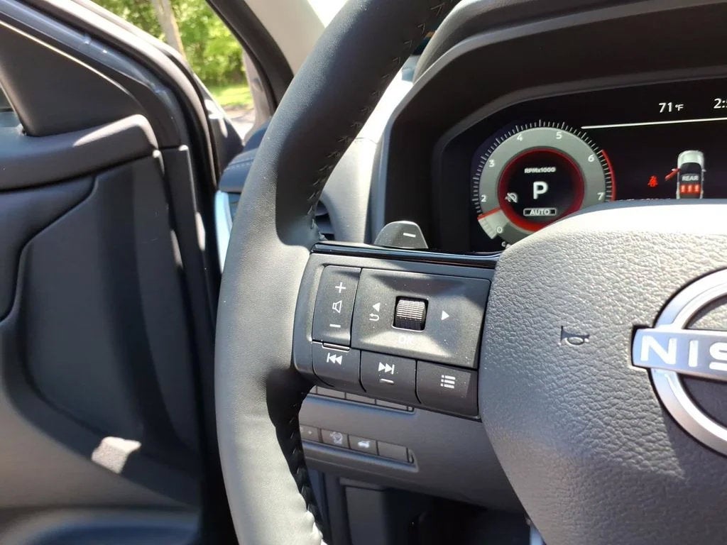 2025 Nissan Rogue SL