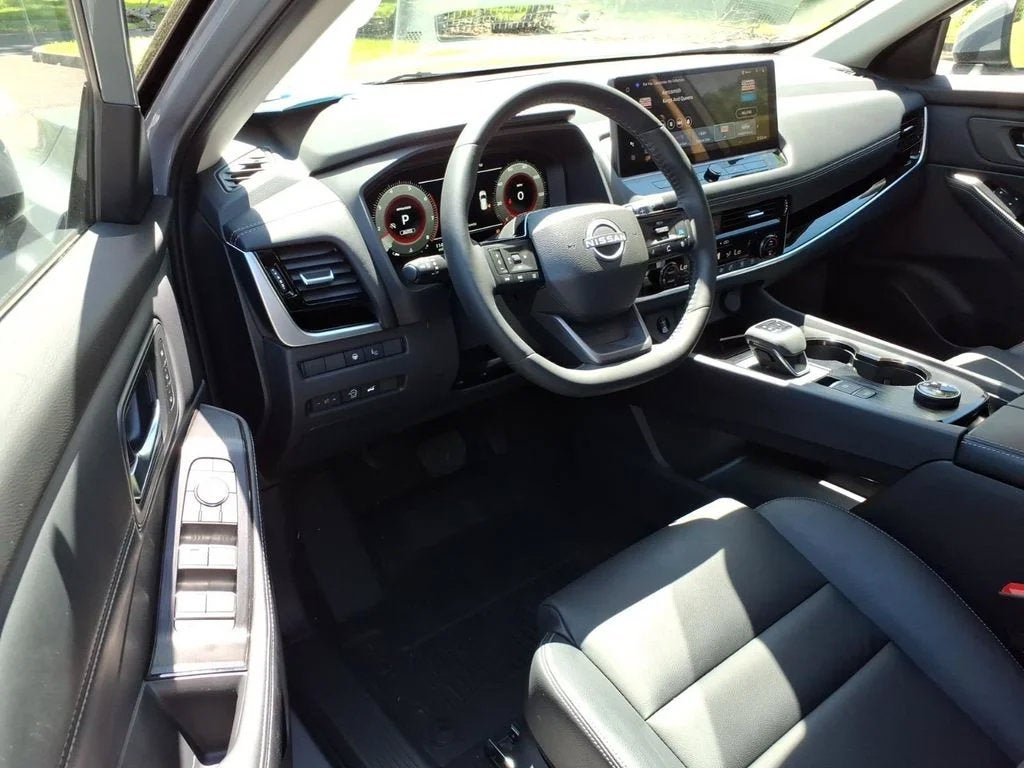 2025 Nissan Rogue SL
