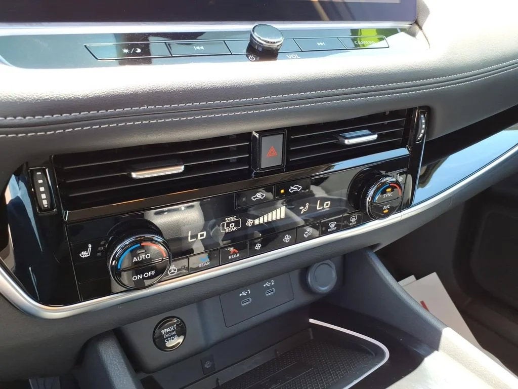 2025 Nissan Rogue SL